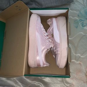 pink pumas